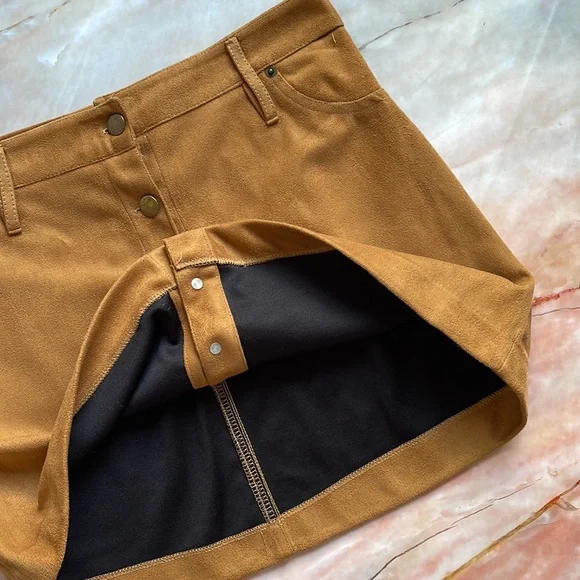 MRP | Faux suede button front mini skirt - Picture 3 of 6
